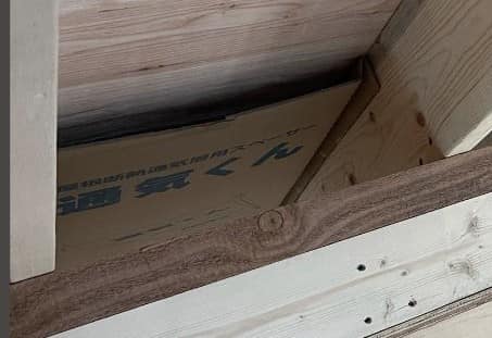 通気くんはダンボール素材のため透湿性があり、湿気も排出してくれる